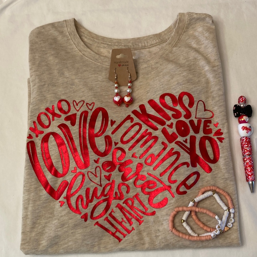 Valentine’s bundle Red and White beaded pen, earrings, bracelets and T-shirt